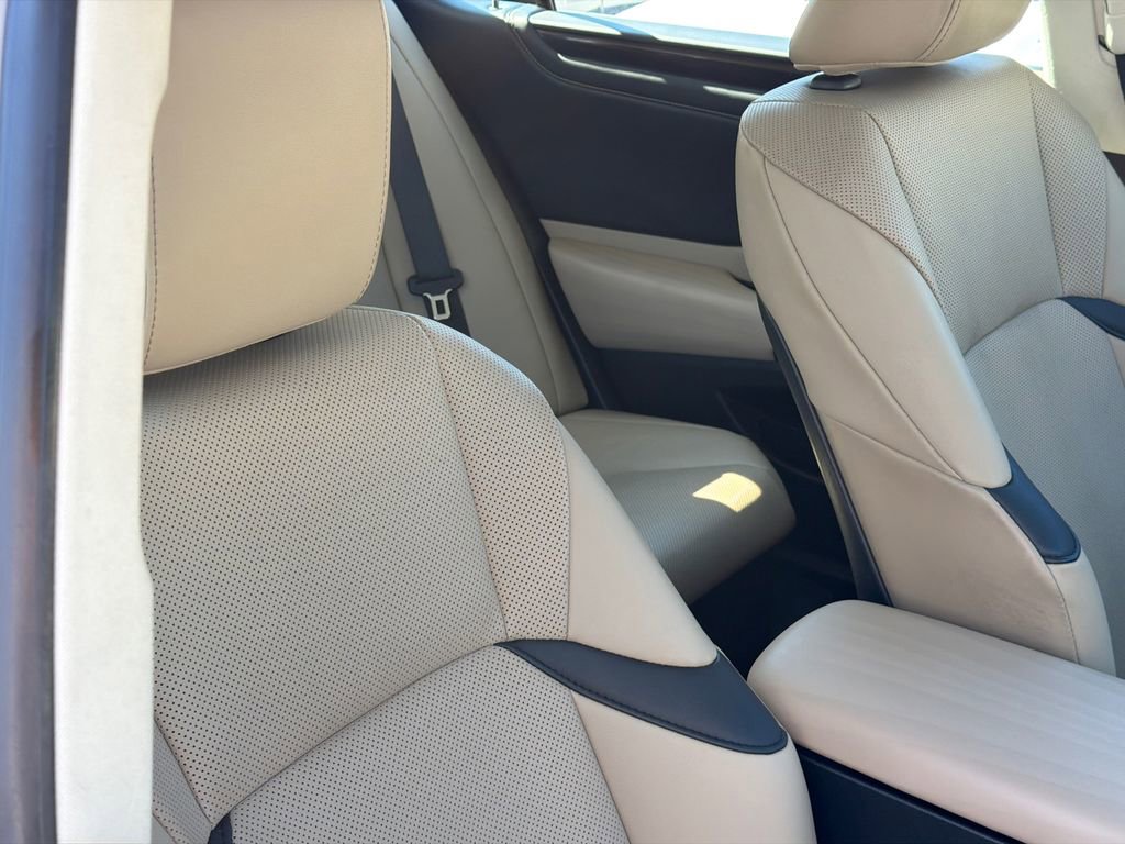 Used 2021 Lexus ES 300h w/ Premium Package image 9