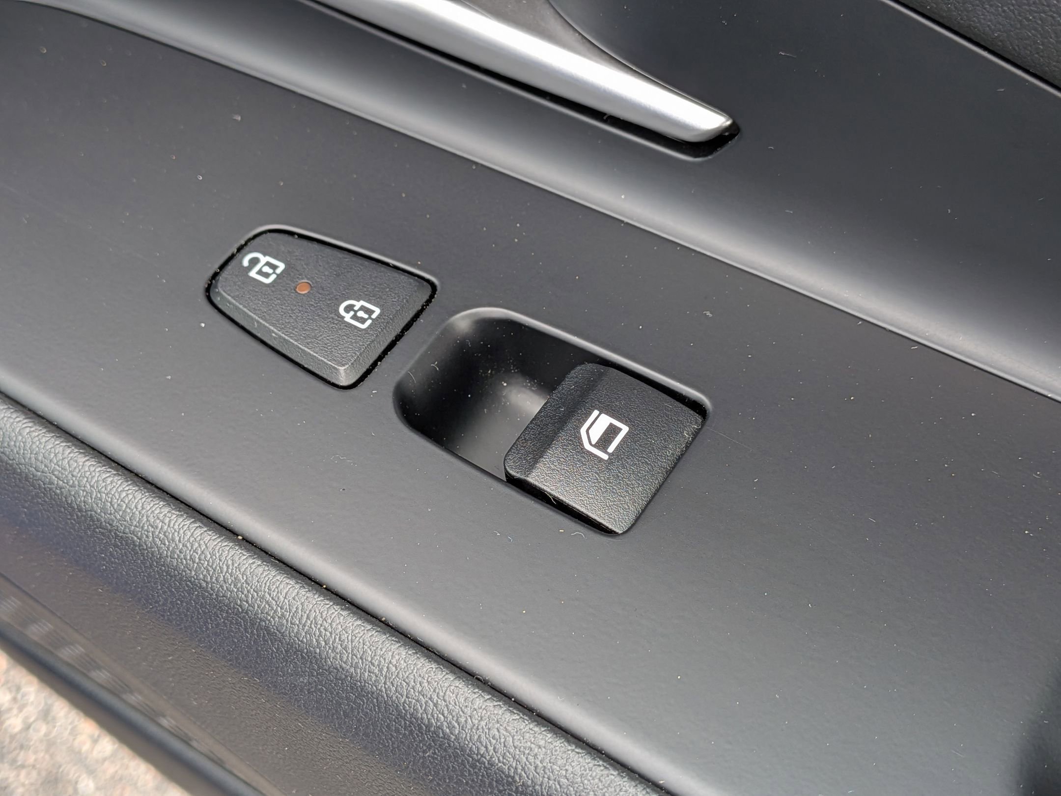 Used 2025 Hyundai Elantra SEL FWD image 35