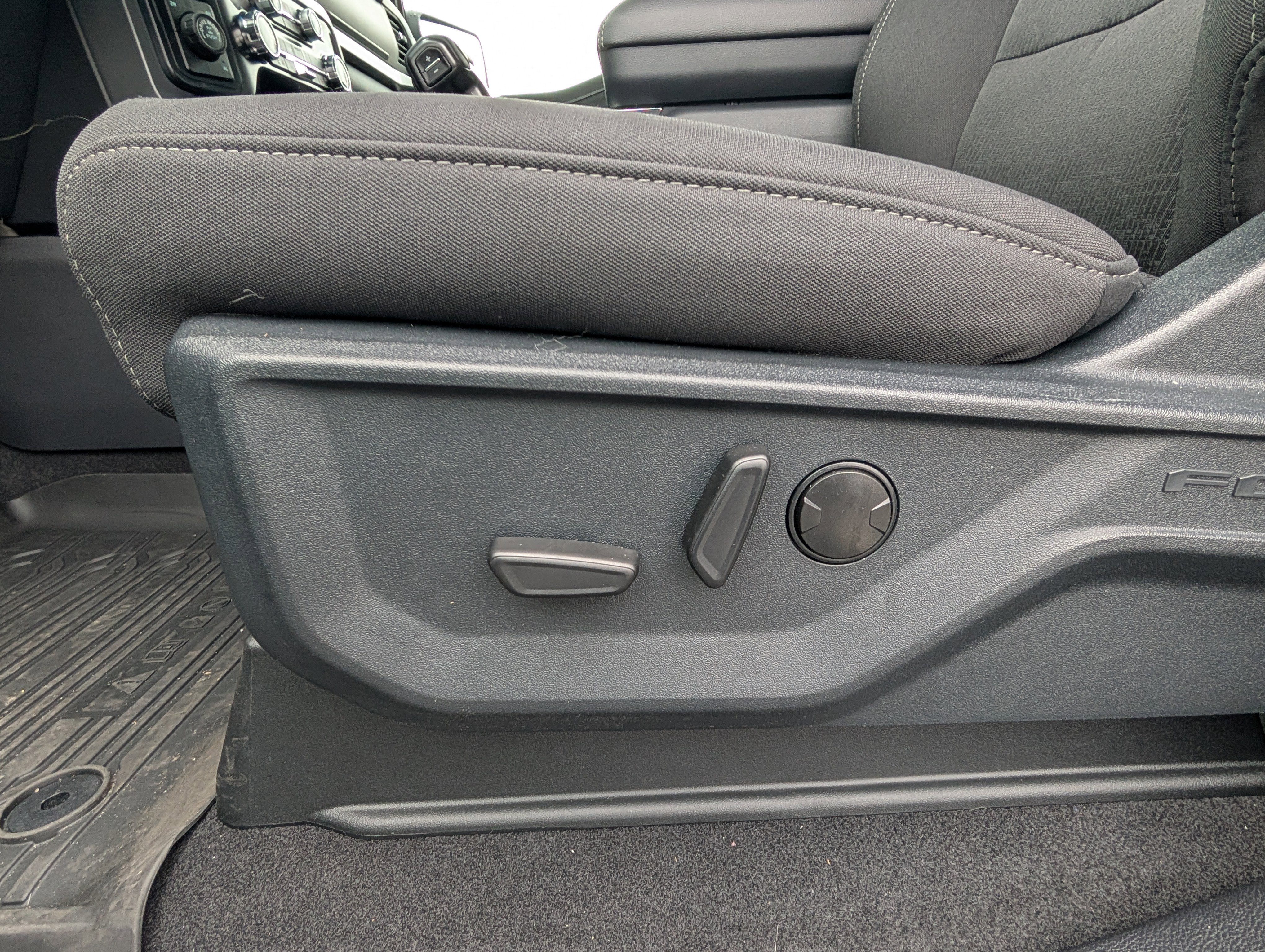 New 2025 Ford F150 XLT w/ Equipment Group 302A MID image 16