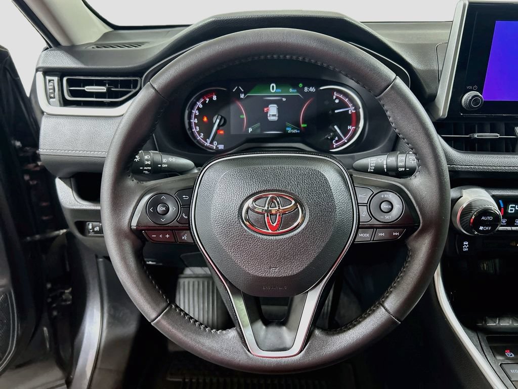 Used 2025 Toyota RAV4 XLE Premium FWD image 10