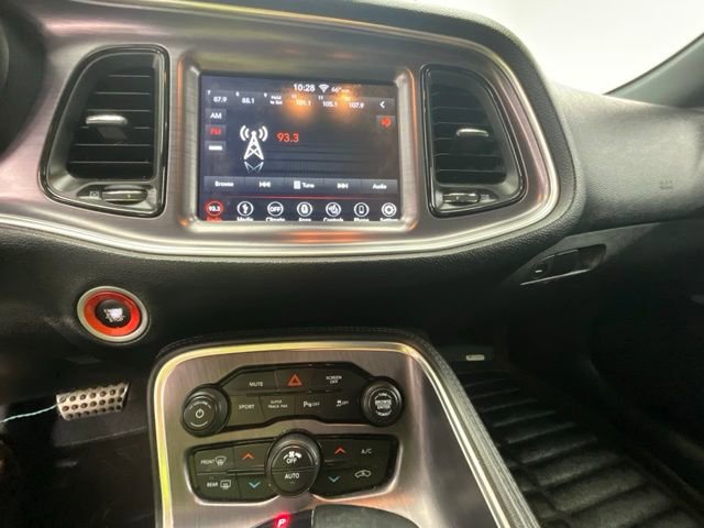 Used 2018 Dodge Challenger SXT Plus RWD image 9