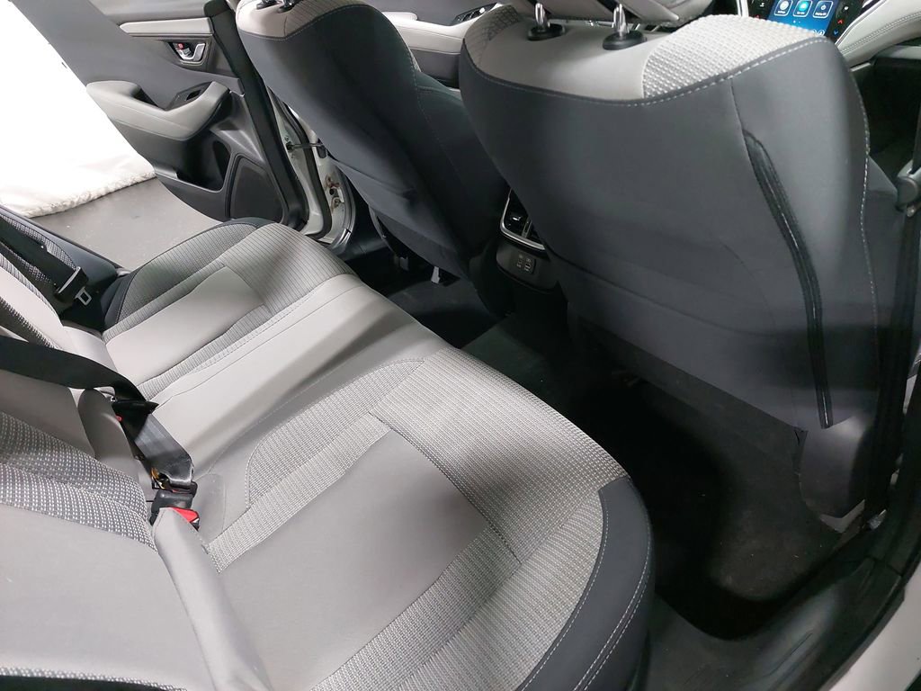 Used 2023 Subaru Outback Premium image 11