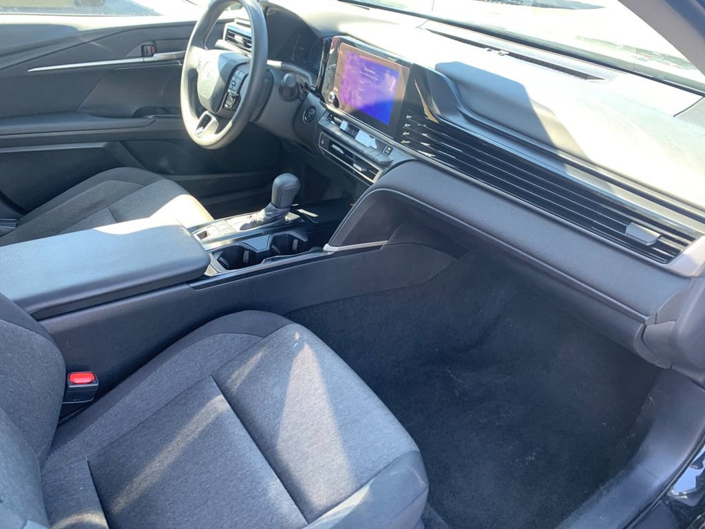 Used 2025 Toyota Camry LE FWD image 18