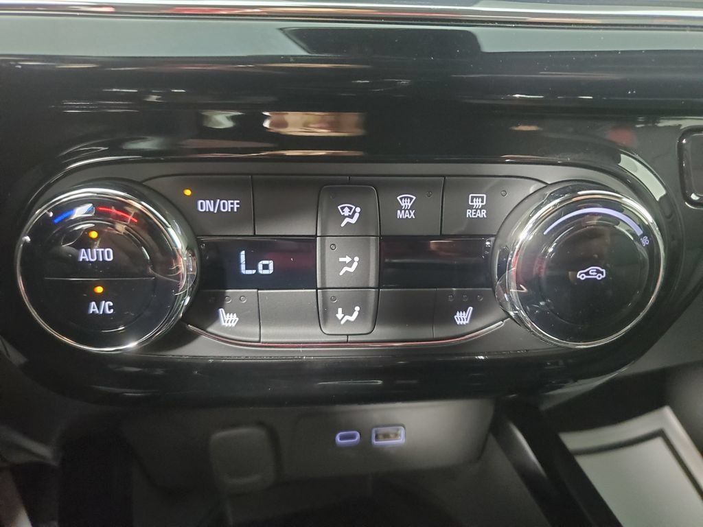 New 2026 Chevrolet Trax RS w/ Sunroof Package FWD image 23
