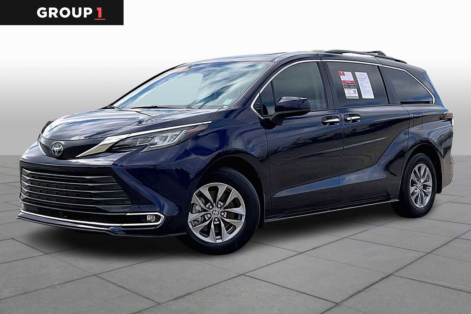 Used 2022 Toyota Sienna XLE