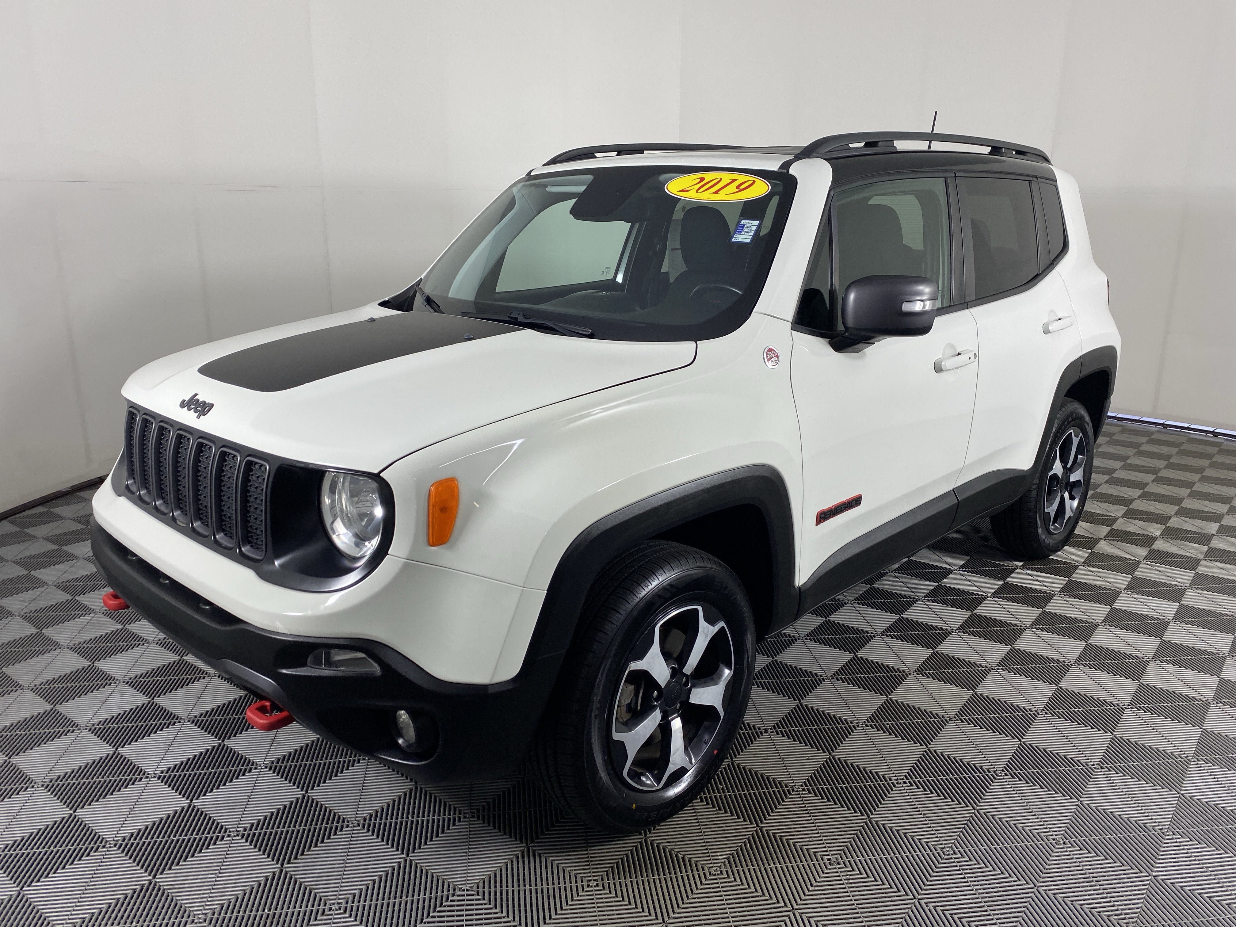 Used 2019 Jeep Renegade Trailhawk w/ UConnect 8.4 Nav Group AWD/4WD image 12