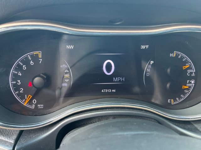 Used 2017 Jeep Grand Cherokee Limited image 16