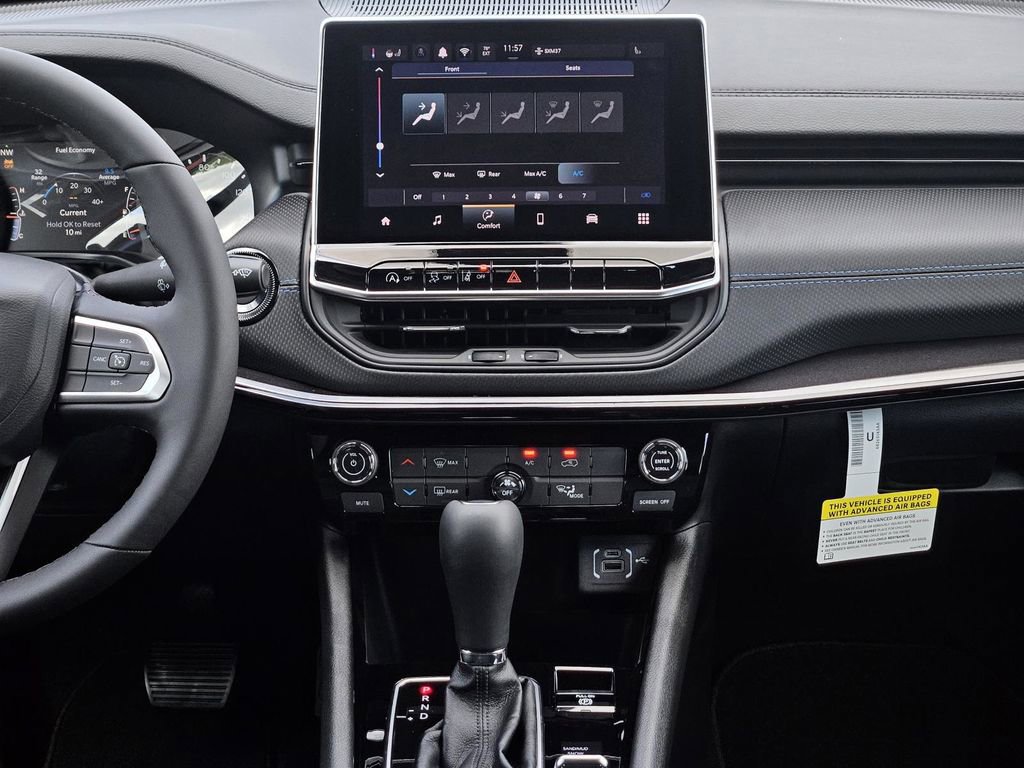 New 2026 Jeep Compass Latitude image 30