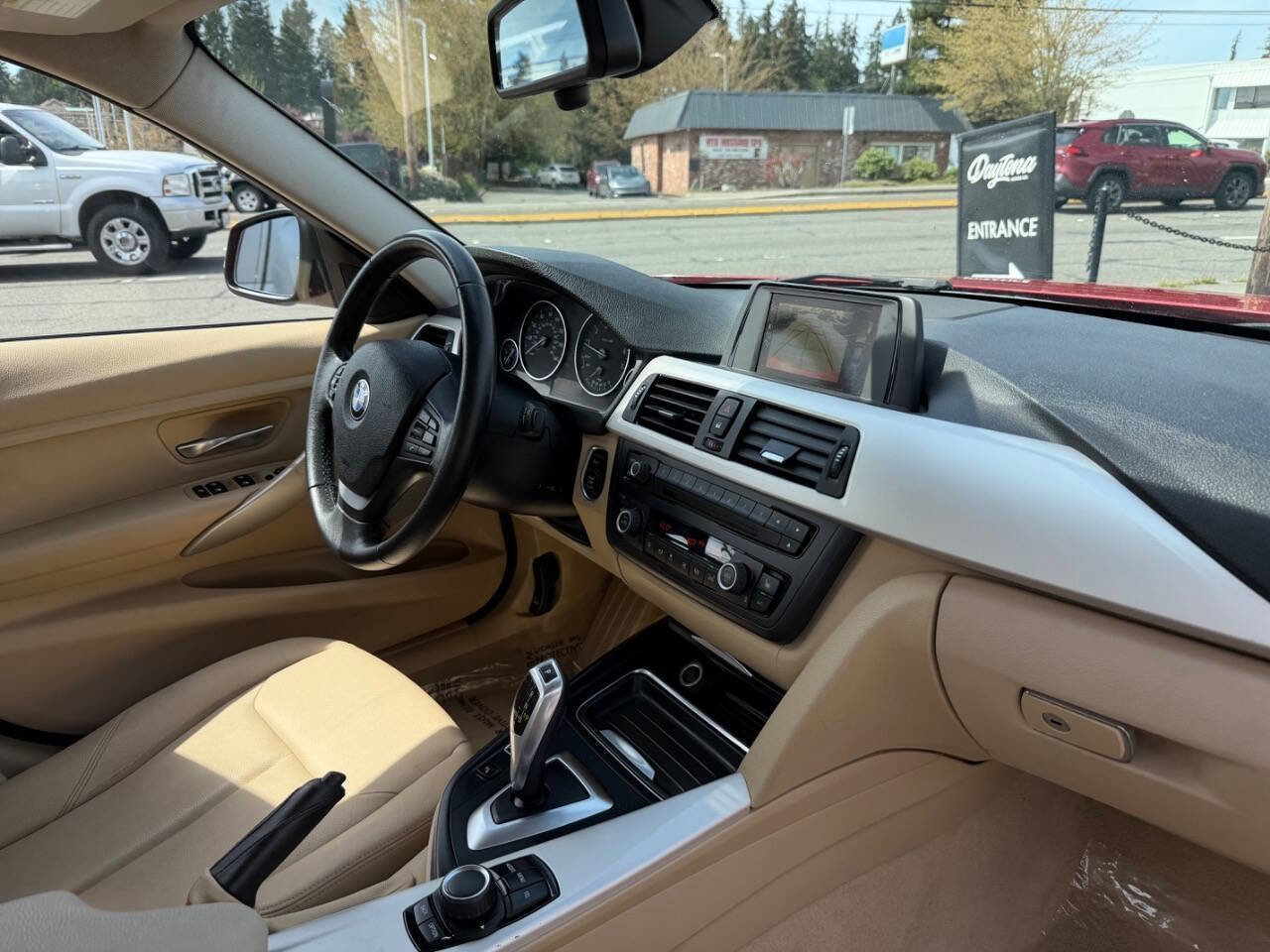 Used 2014 BMW 320i Sedan RWD image 20