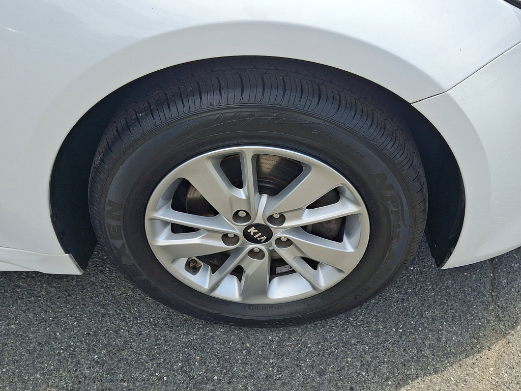 Used 2018 Kia Optima LX FWD image 13