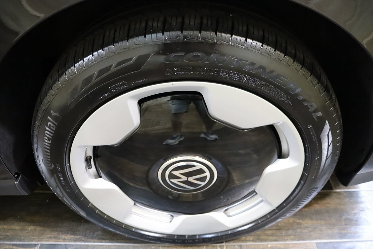 Used 2025 Volkswagen ID. Buzz Pro S RWD image 29