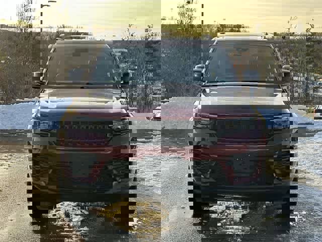 Used 2023 Jeep Grand Cherokee Altitude image 31