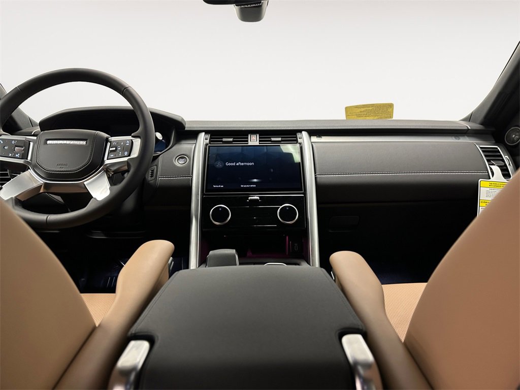 New 2026 Land Rover Discovery Limited Edition image 11