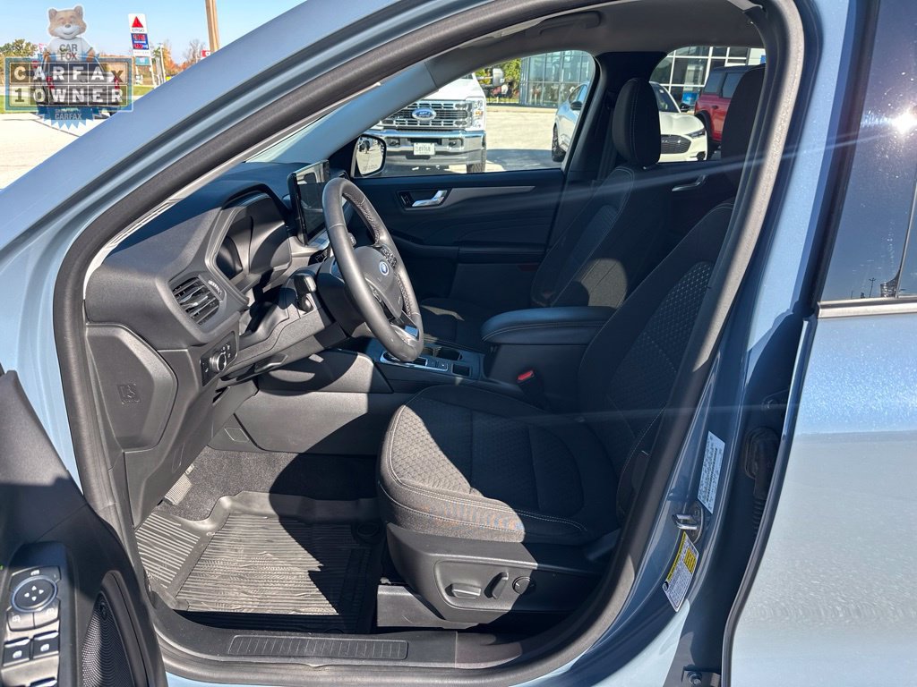 Used 2023 Ford Escape Active w/ Tech Pack #2 AWD/4WD image 9