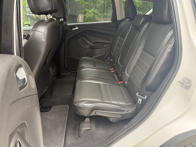 Used 2016 Ford Escape SE w/ SE Leather Comfort Package AWD/4WD image 12