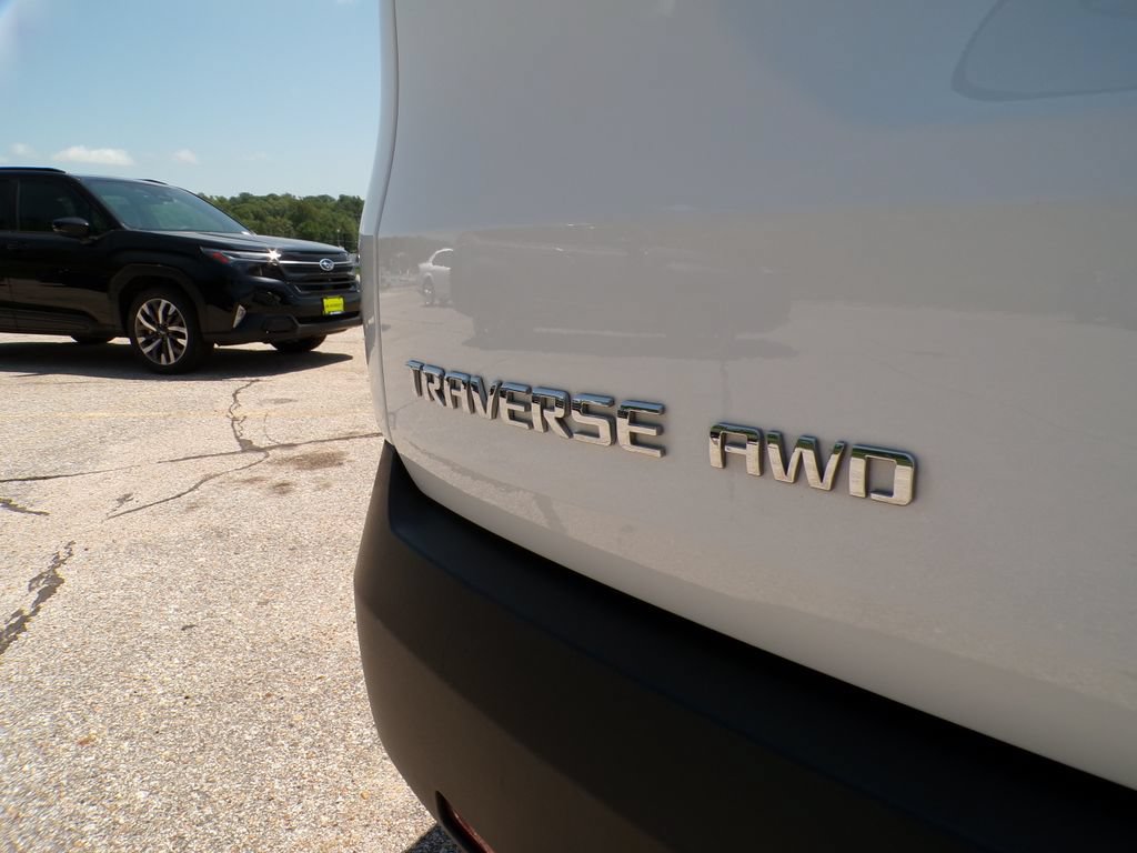 Used 2023 Chevrolet Traverse LT w/ LT Premium Package AWD/4WD image 15