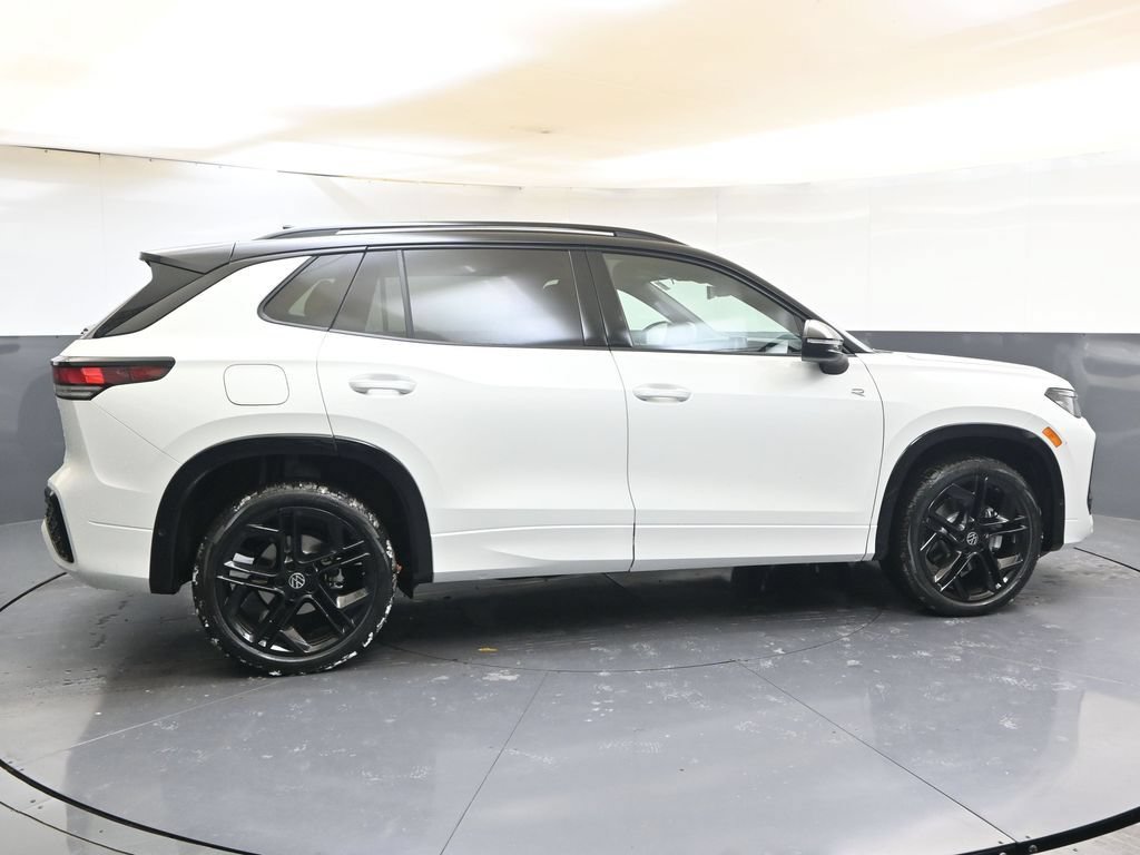 Used 2026 Volkswagen Tiguan SE R-Line AWD/4WD image 6