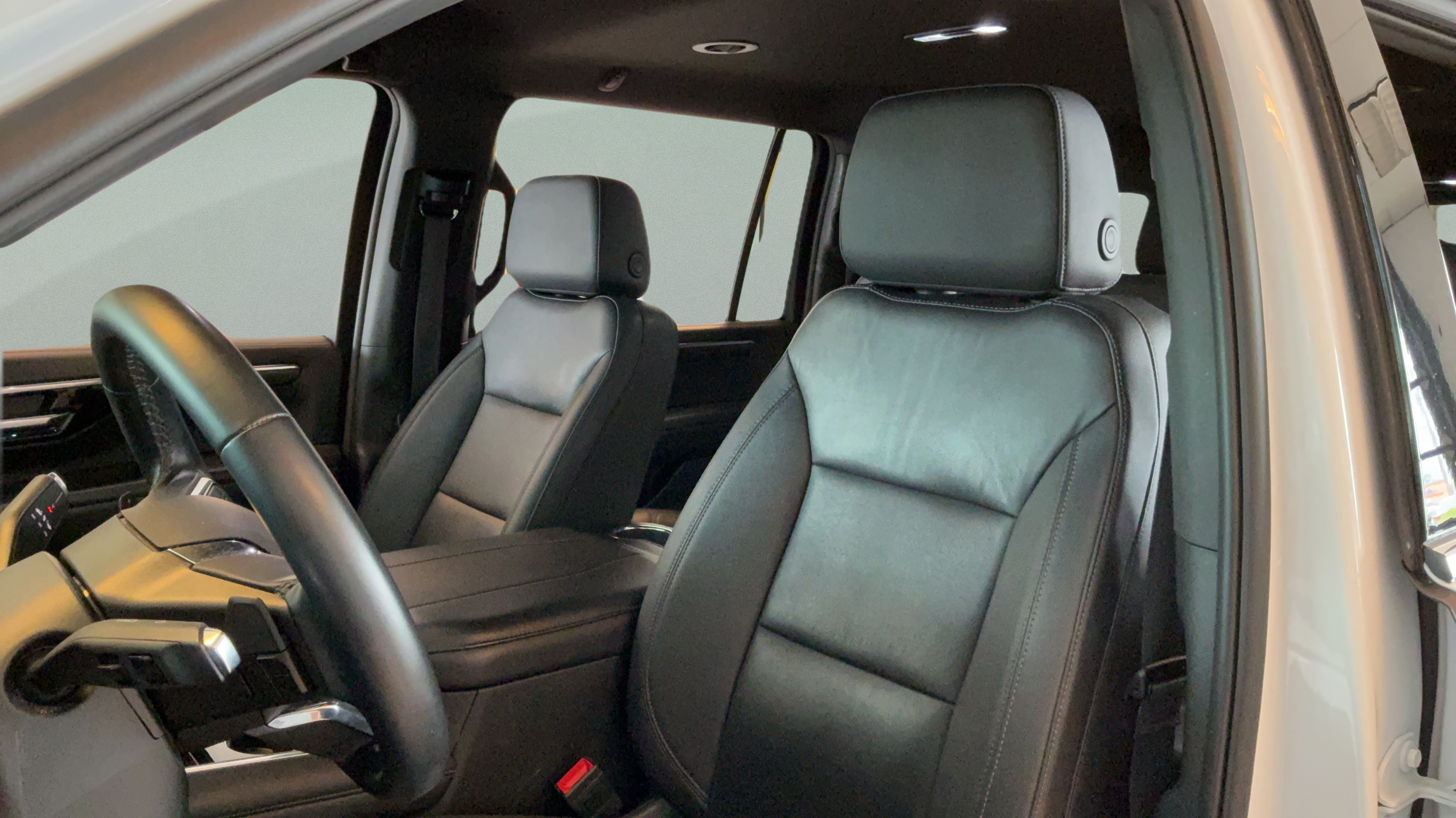 Used 2025 Chevrolet Suburban LT AWD/4WD image 28