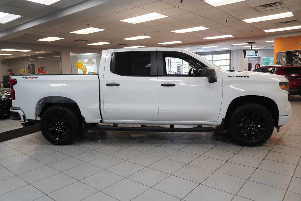 New 2026 Chevrolet Silverado 1500 Custom w/ Turbomax Blackout Package AWD/4WD image 11