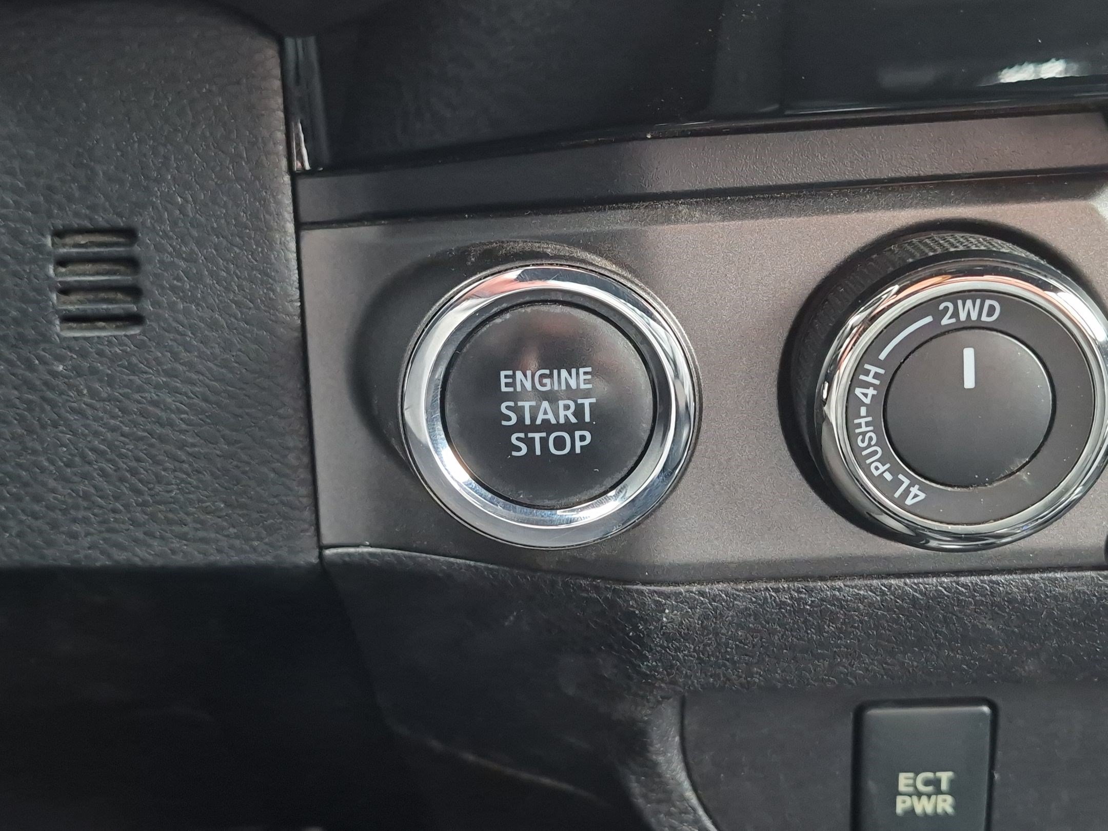 Used 2017 Toyota Tacoma TRD Sport w/ Tow Package (A/T) AWD/4WD image 21