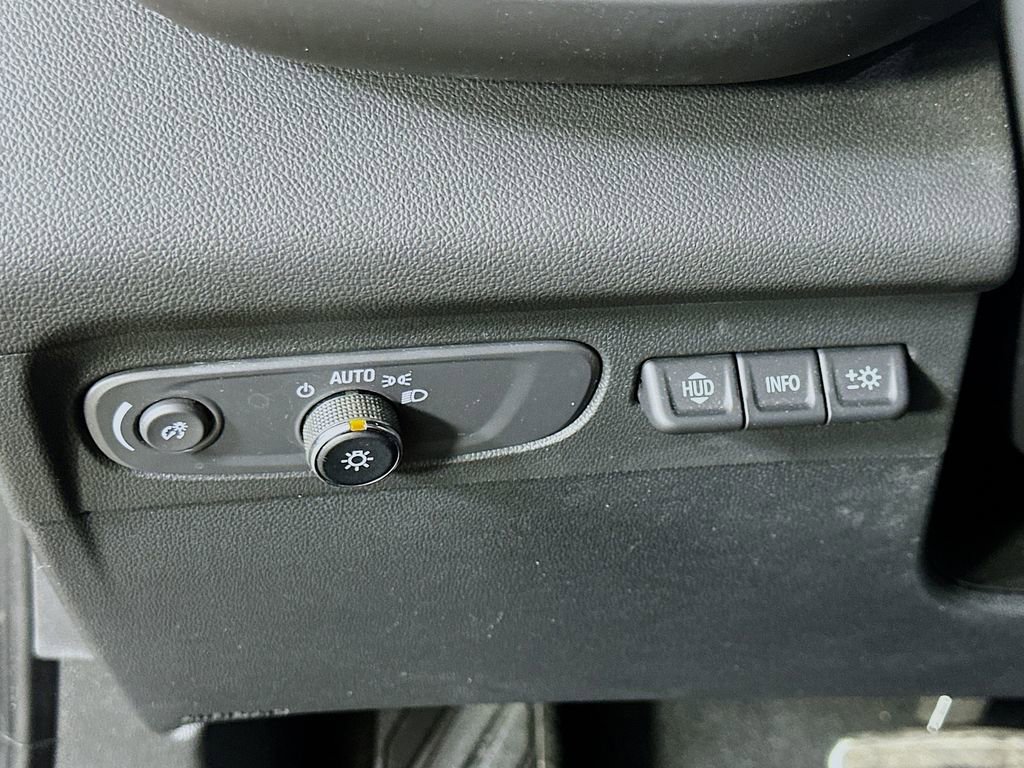 Used 2023 Buick Envision Essence w/ Technology Package I image 22