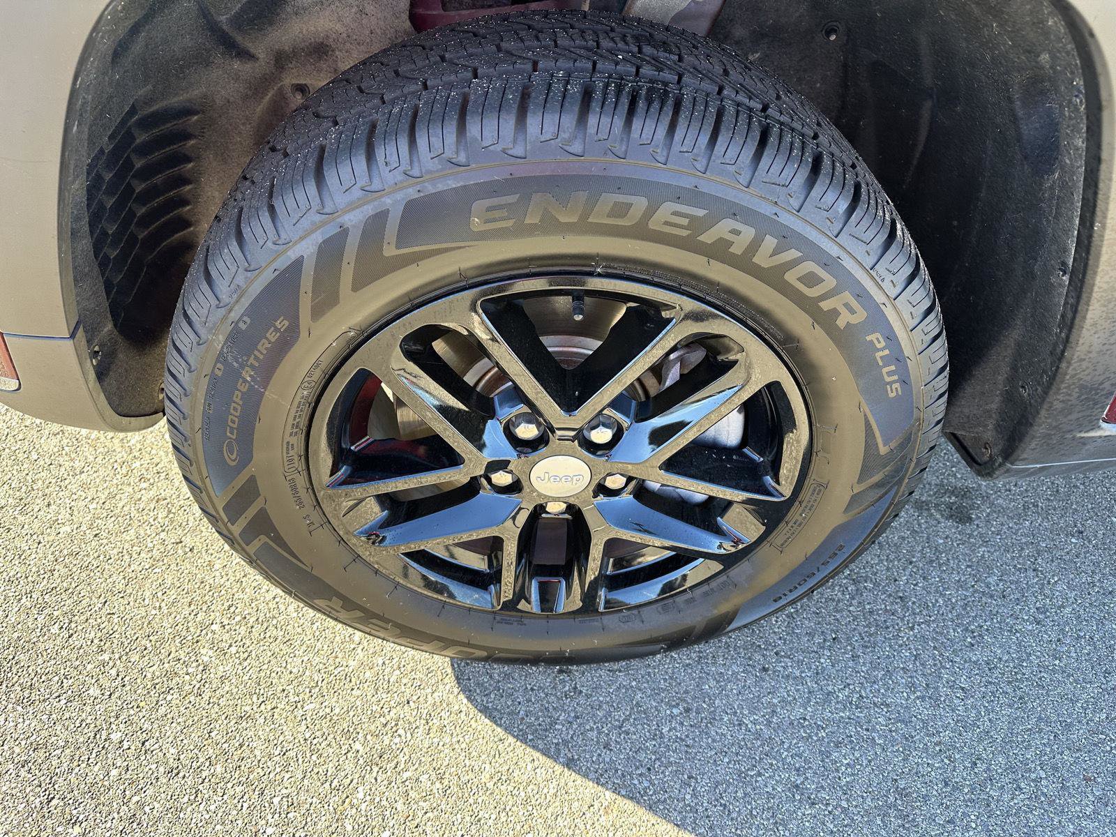 Used 2022 Jeep Grand Cherokee L Laredo w/ Luxury Tech Group I image 15