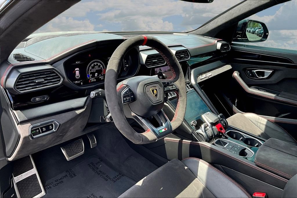 Used 2021 Lamborghini Urus AWD/4WD image 17
