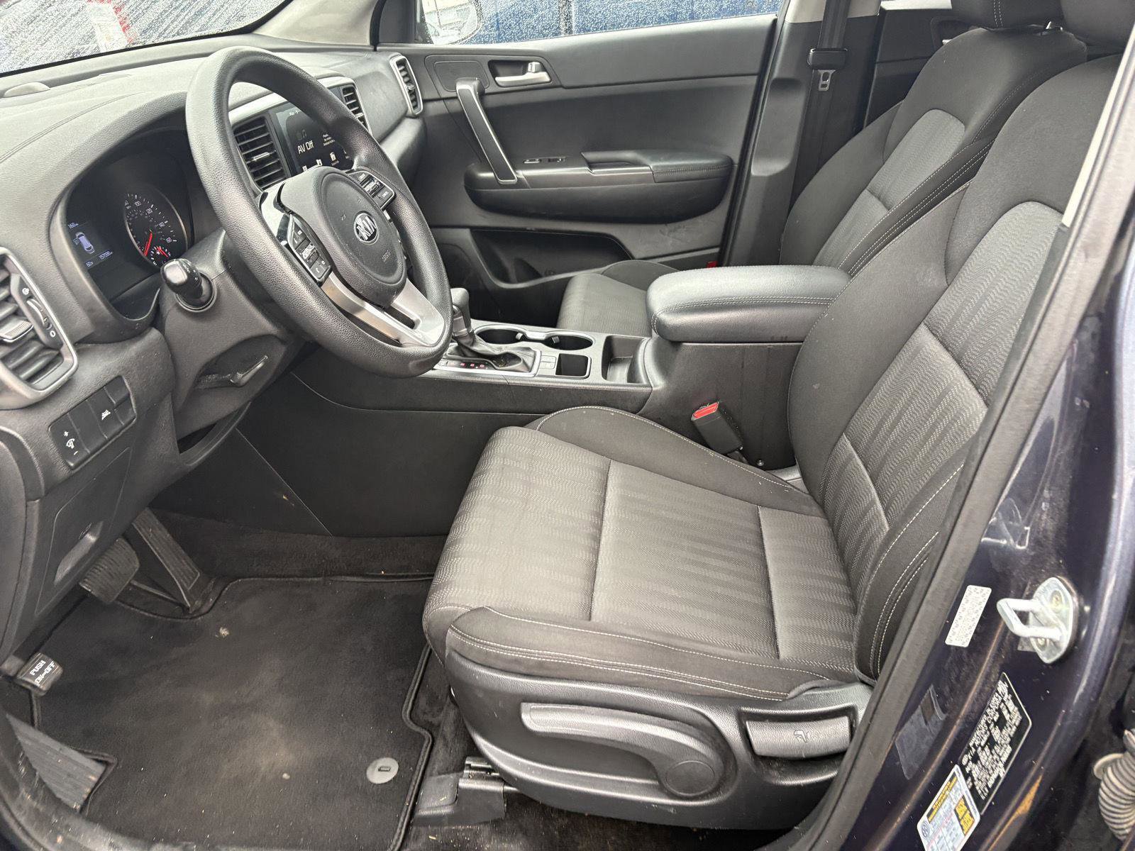 Used 2020 Kia Sportage LX image 4