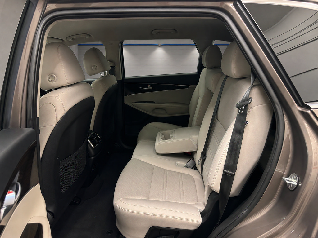 Used 2019 Kia Sorento AWD image 23
