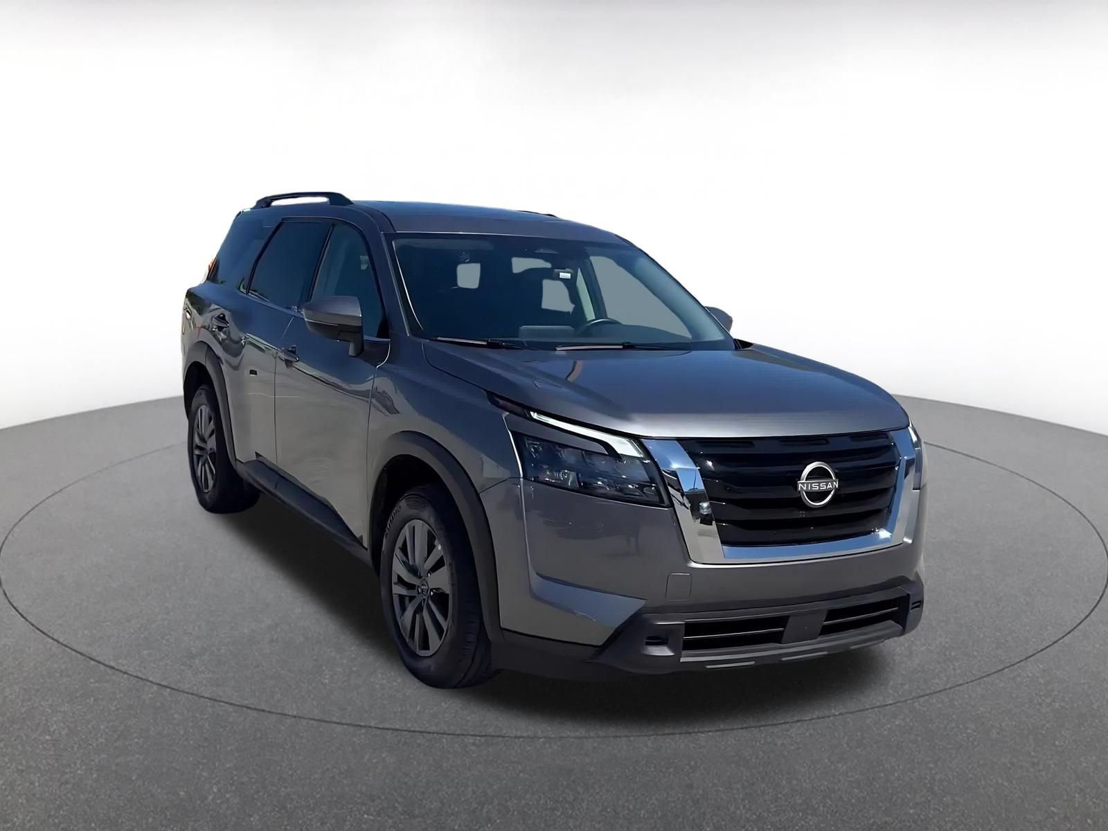 Used 2025 Nissan Pathfinder SV AWD/4WD image 3