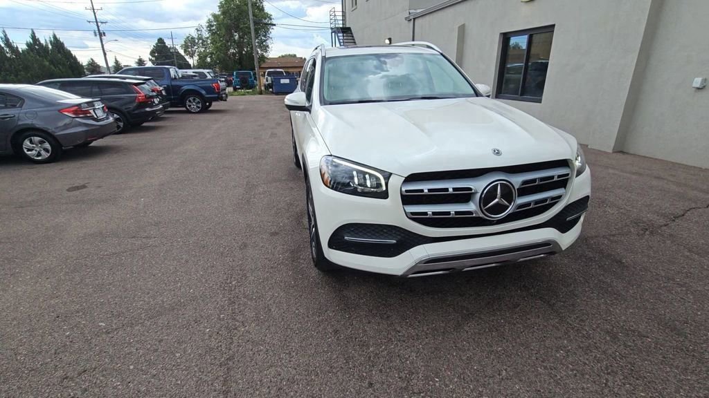 Used 2021 Mercedes-Benz GLS 450 4MATIC image 2