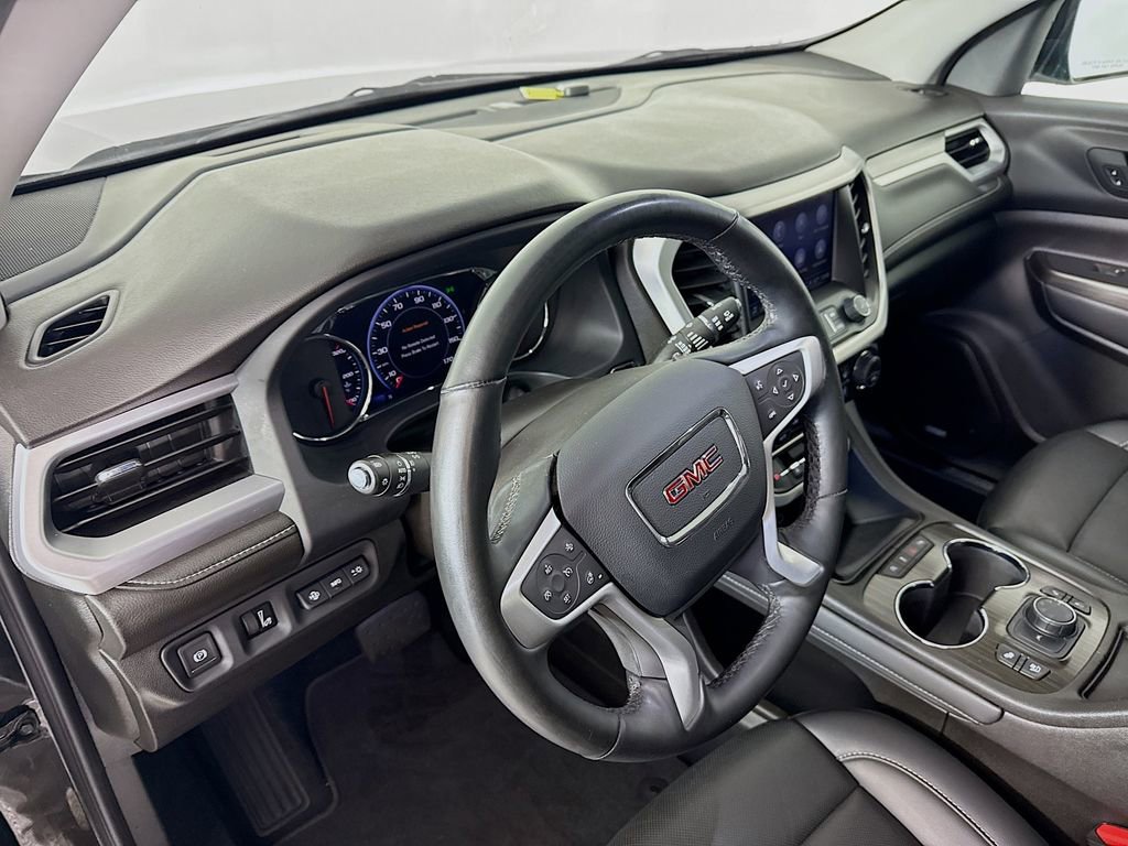 Used 2023 GMC Acadia SLT w/ Elevation Edition image 4