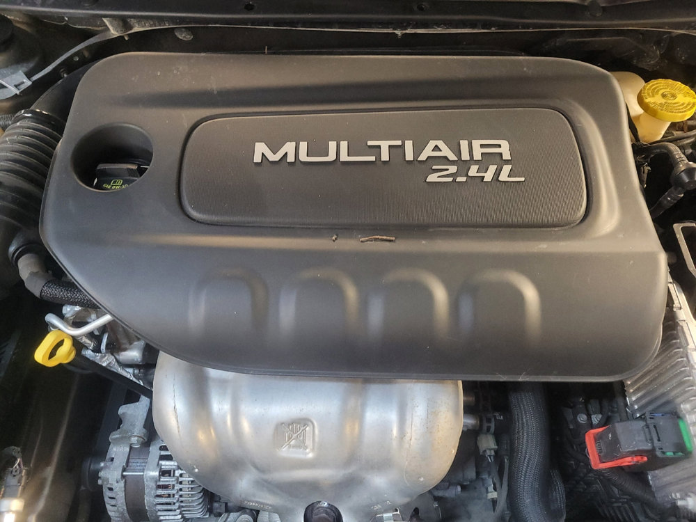 Used 2017 Chrysler 200 Limited Platinum image 30