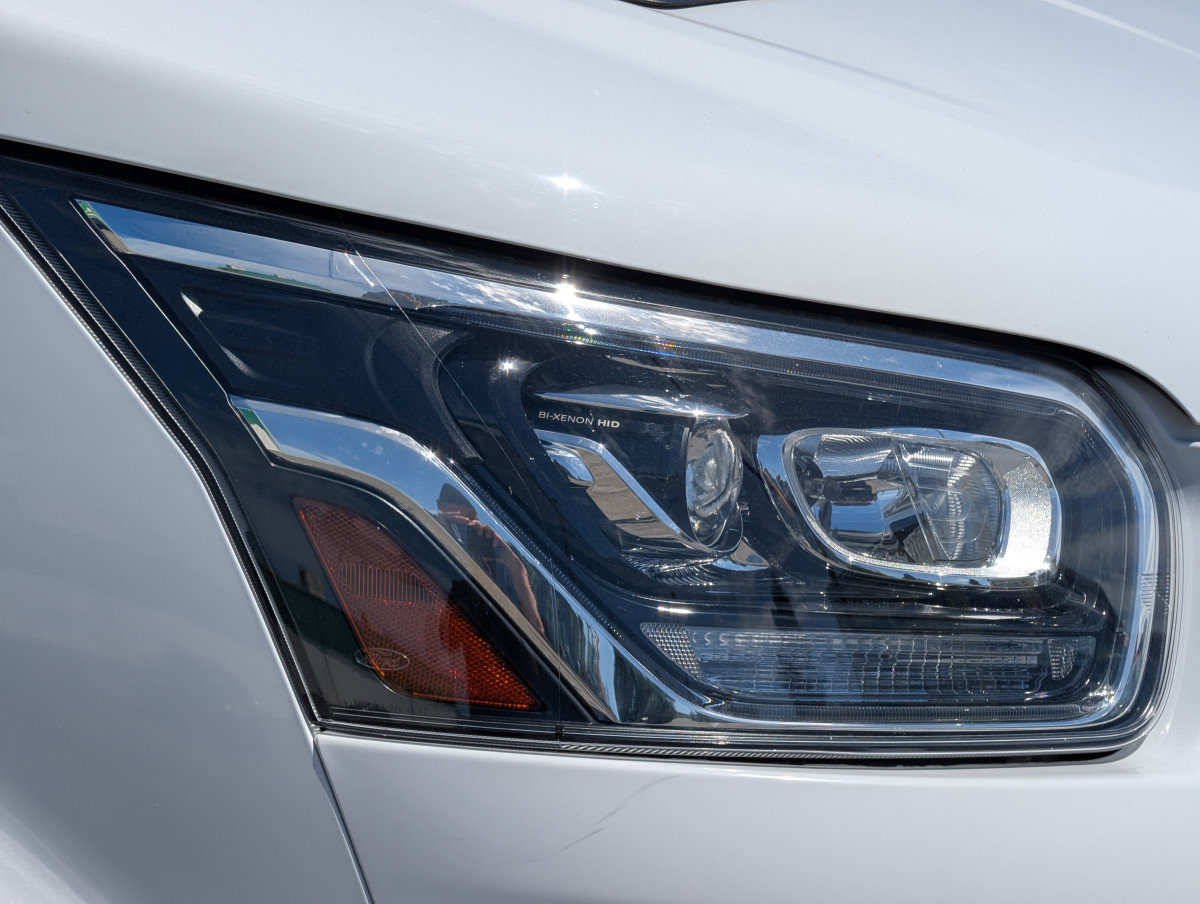 Used 2023 Ford E-Transit 148 High Roof image 3