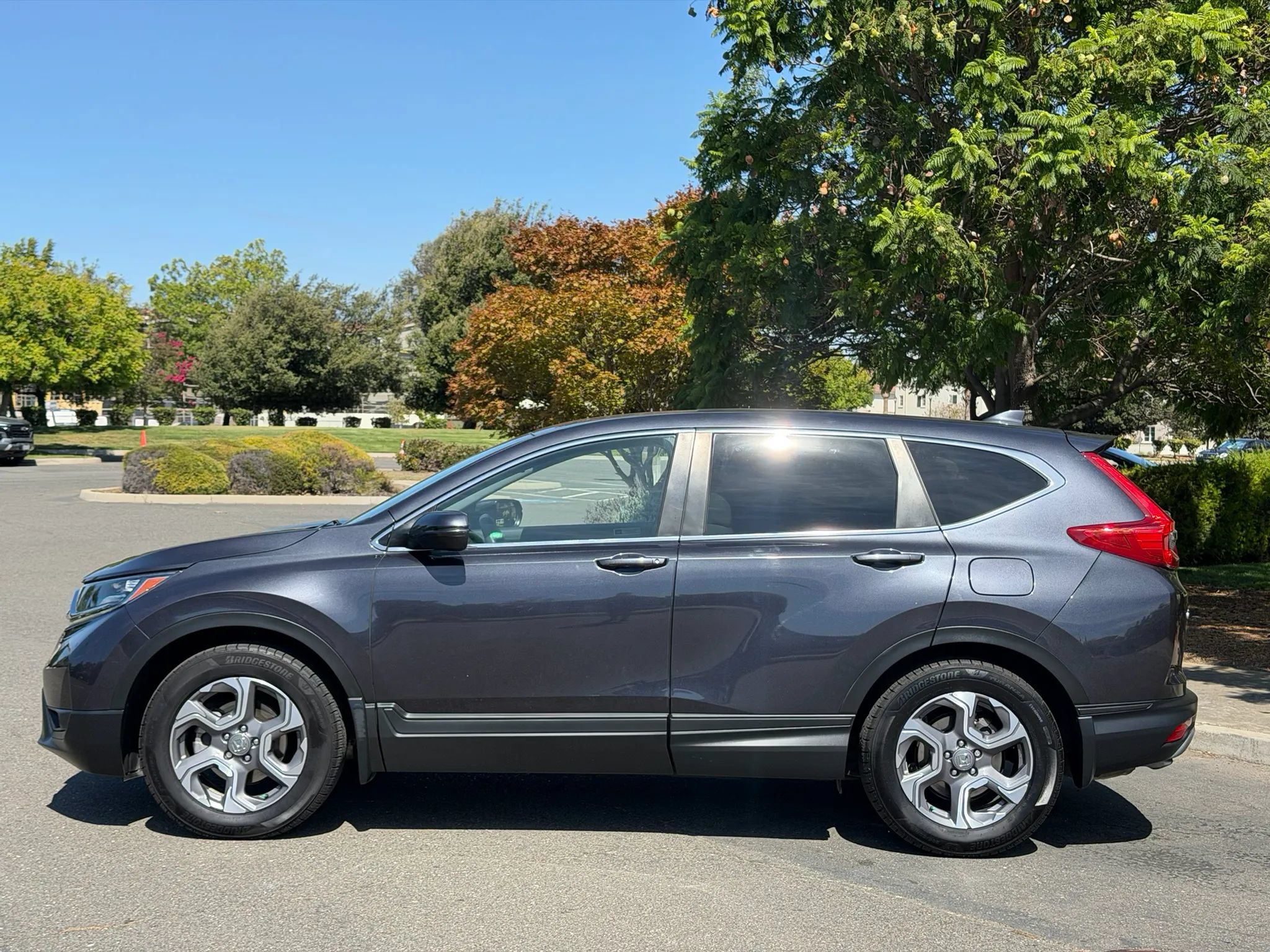 Used 2017 Honda CR-V EX image 2