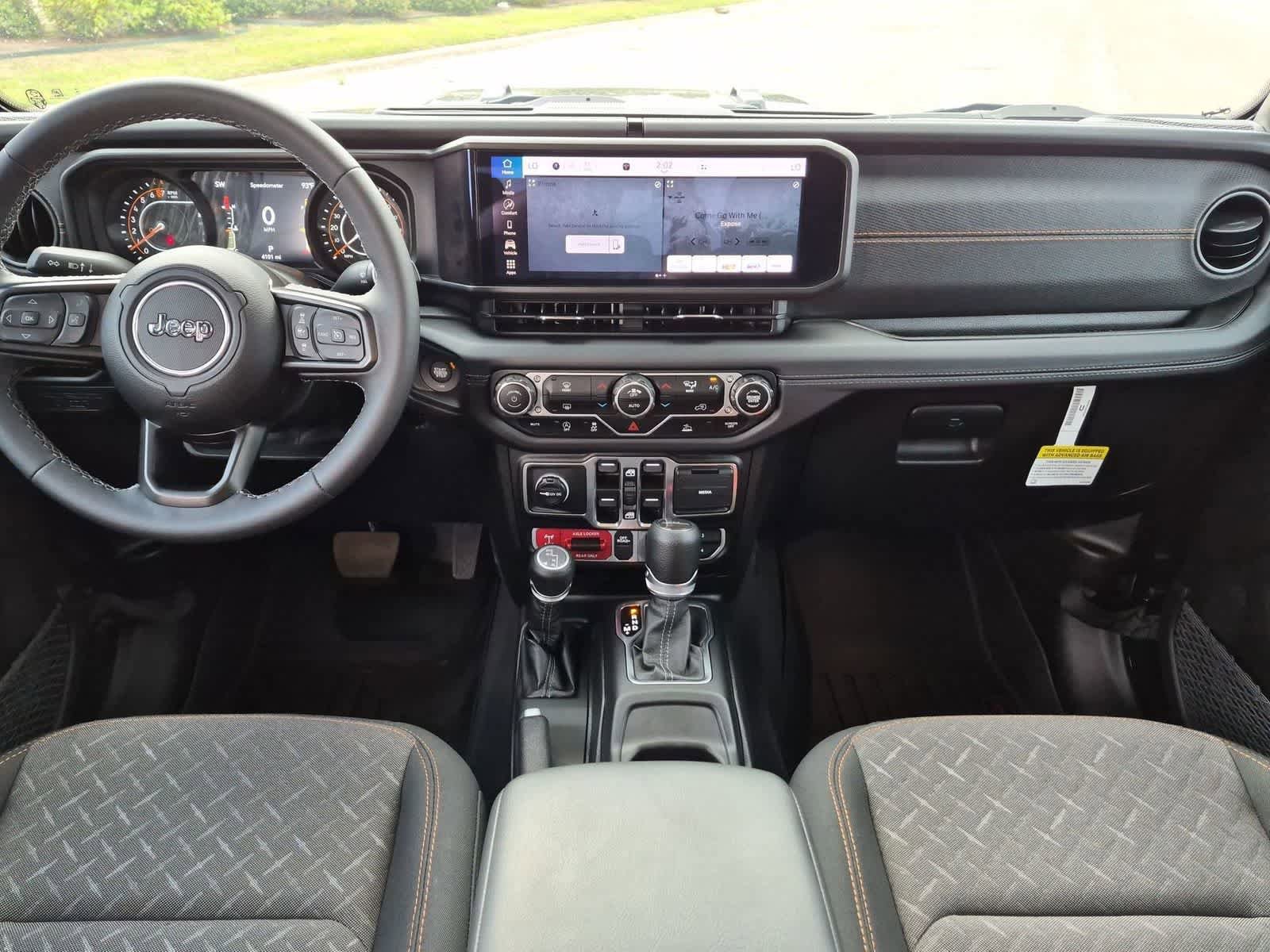 Used 2025 Jeep Gladiator Mojave AWD/4WD image 19