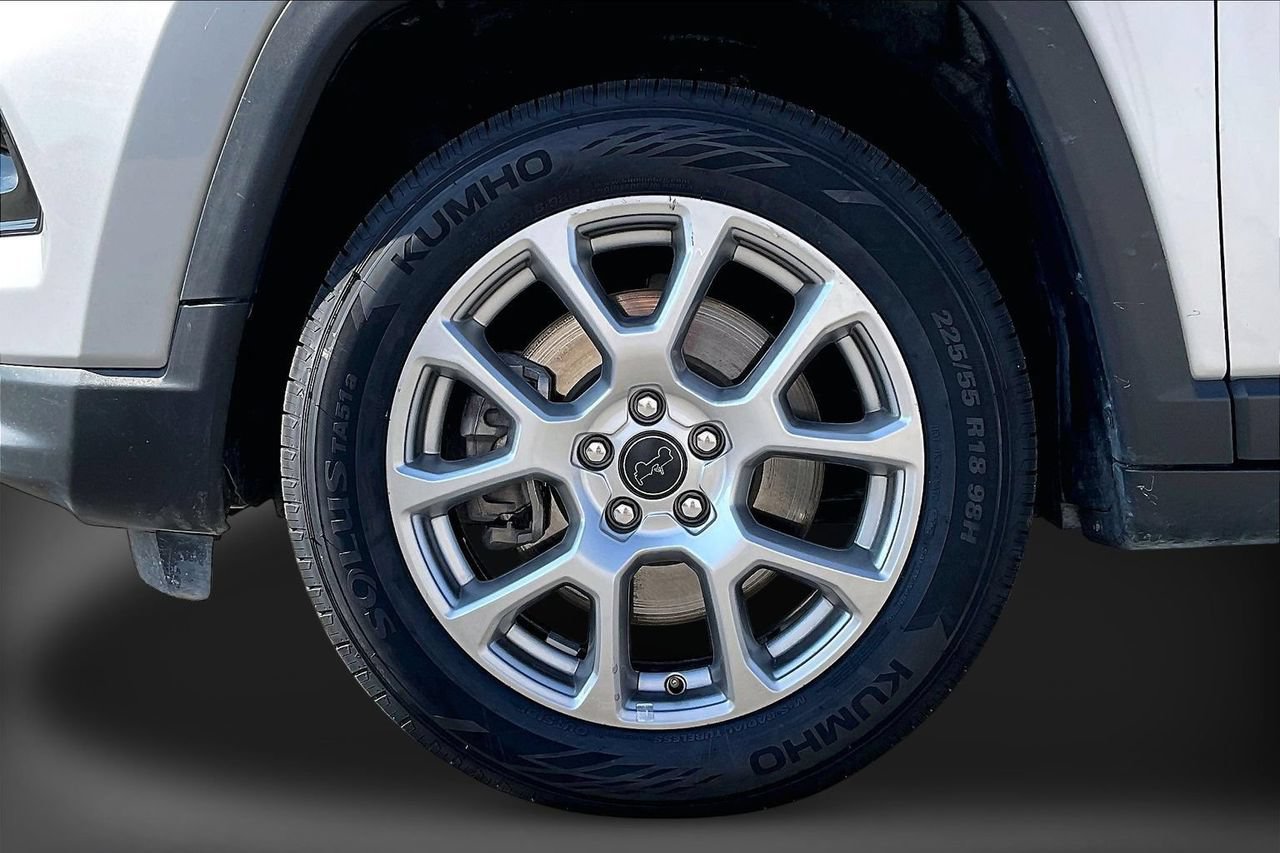 Used 2025 Jeep Compass Limited AWD/4WD image 32