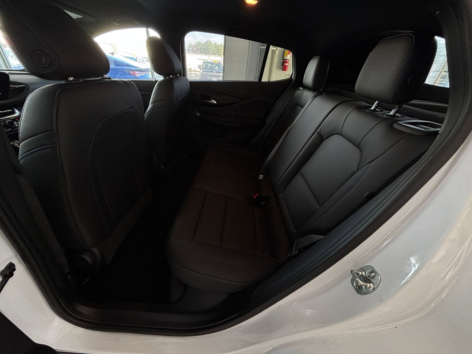 Used 2025 Buick Envista Sport Touring image 25