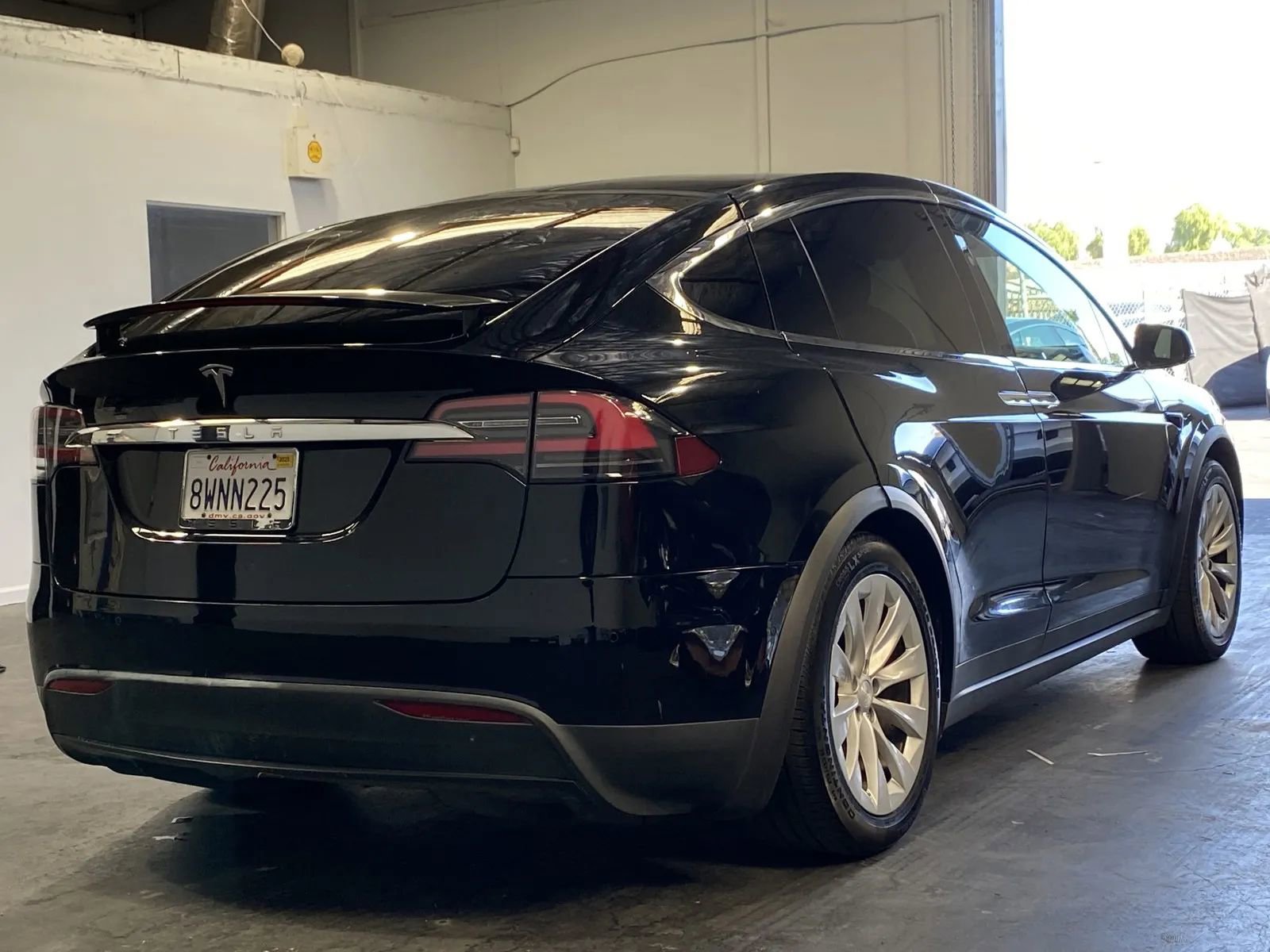 Used 2017 Tesla Model X 75D AWD/4WD image 4