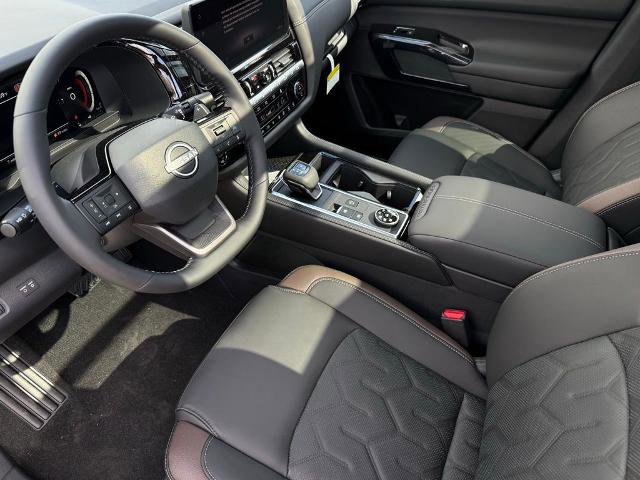 New 2026 Nissan Pathfinder Platinum w/ Accent Package AWD/4WD image 17