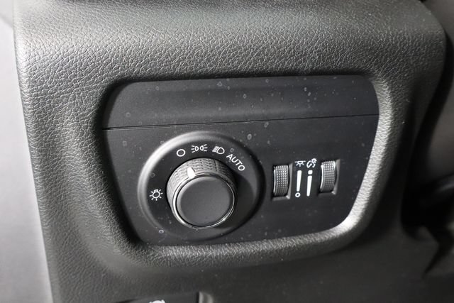 Used 2025 Jeep Grand Cherokee L Altitude AWD/4WD image 22