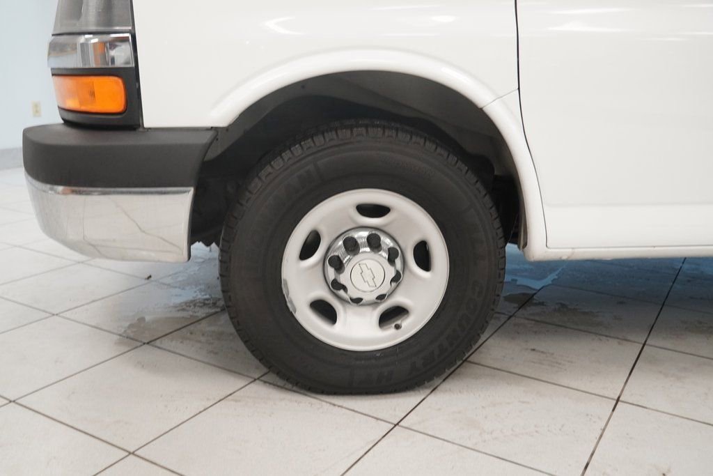 Used 2016 Chevrolet Express 3500 LT w/ LT Preferred Equipment Group image 18