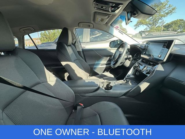 Used 2022 Toyota Venza LE AWD/4WD image 2