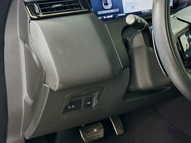 Used 2026 Land Rover Range Rover Velar Dynamic SE image 10