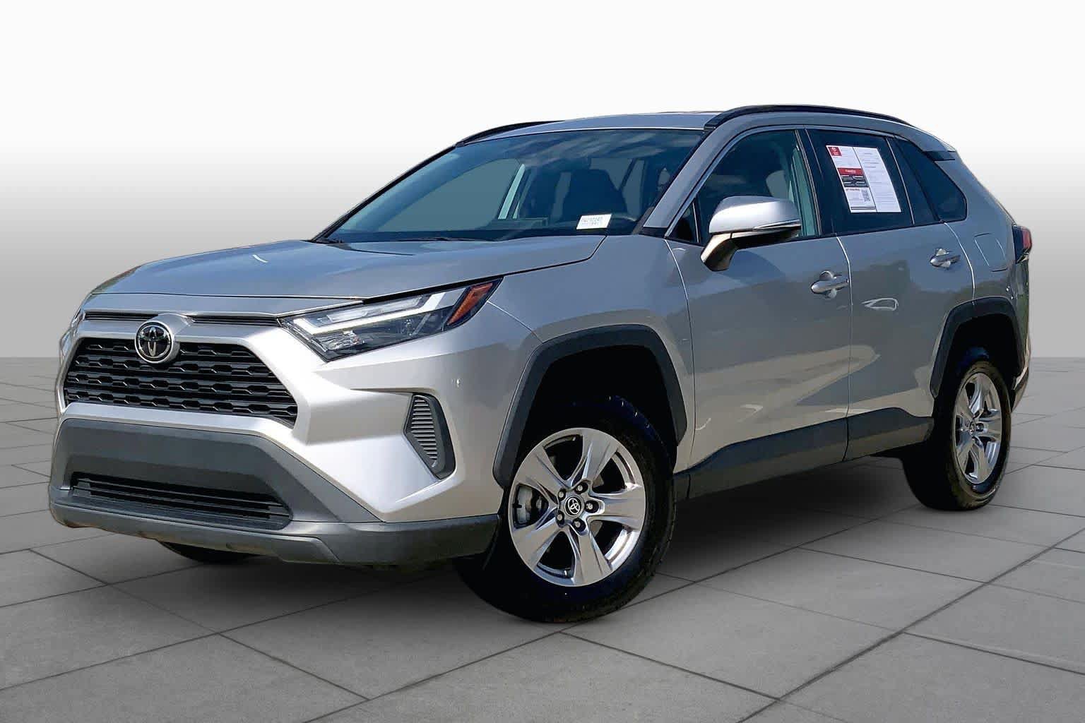 Used 2023 Toyota RAV4 XLE FWD image 2