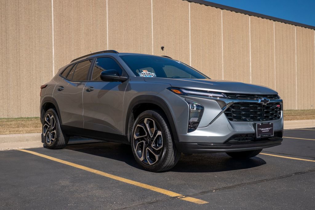 Certified 2026 Chevrolet Trax RS image 2