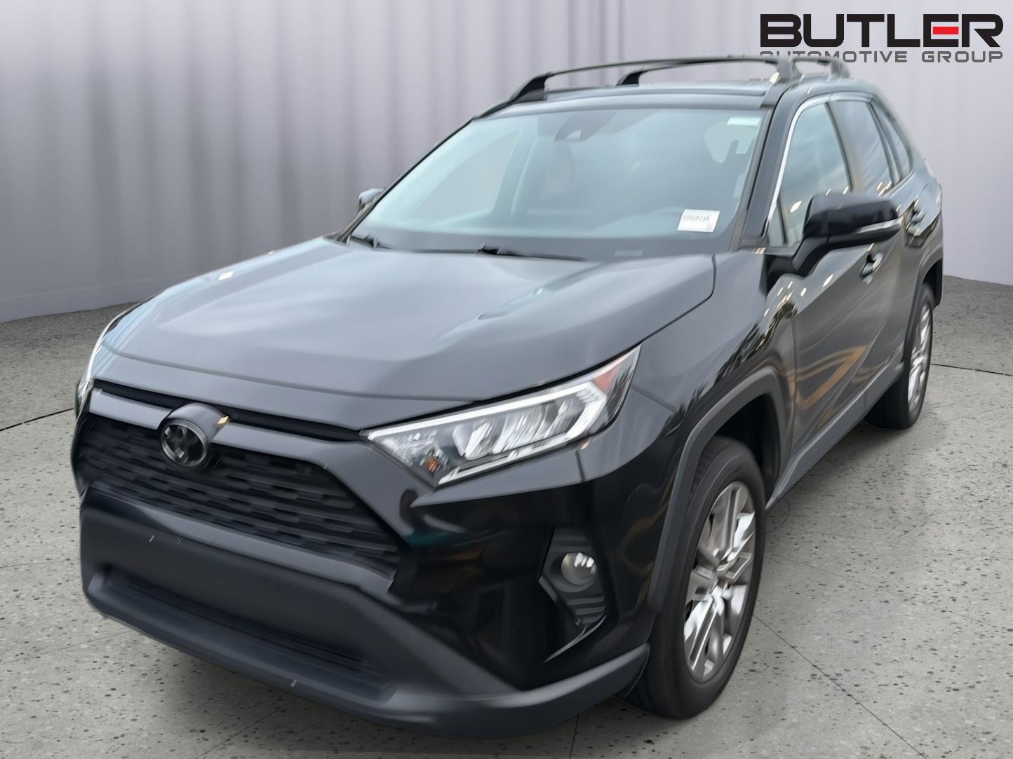 Used 2020 Toyota RAV4 XLE Premium FWD image 1