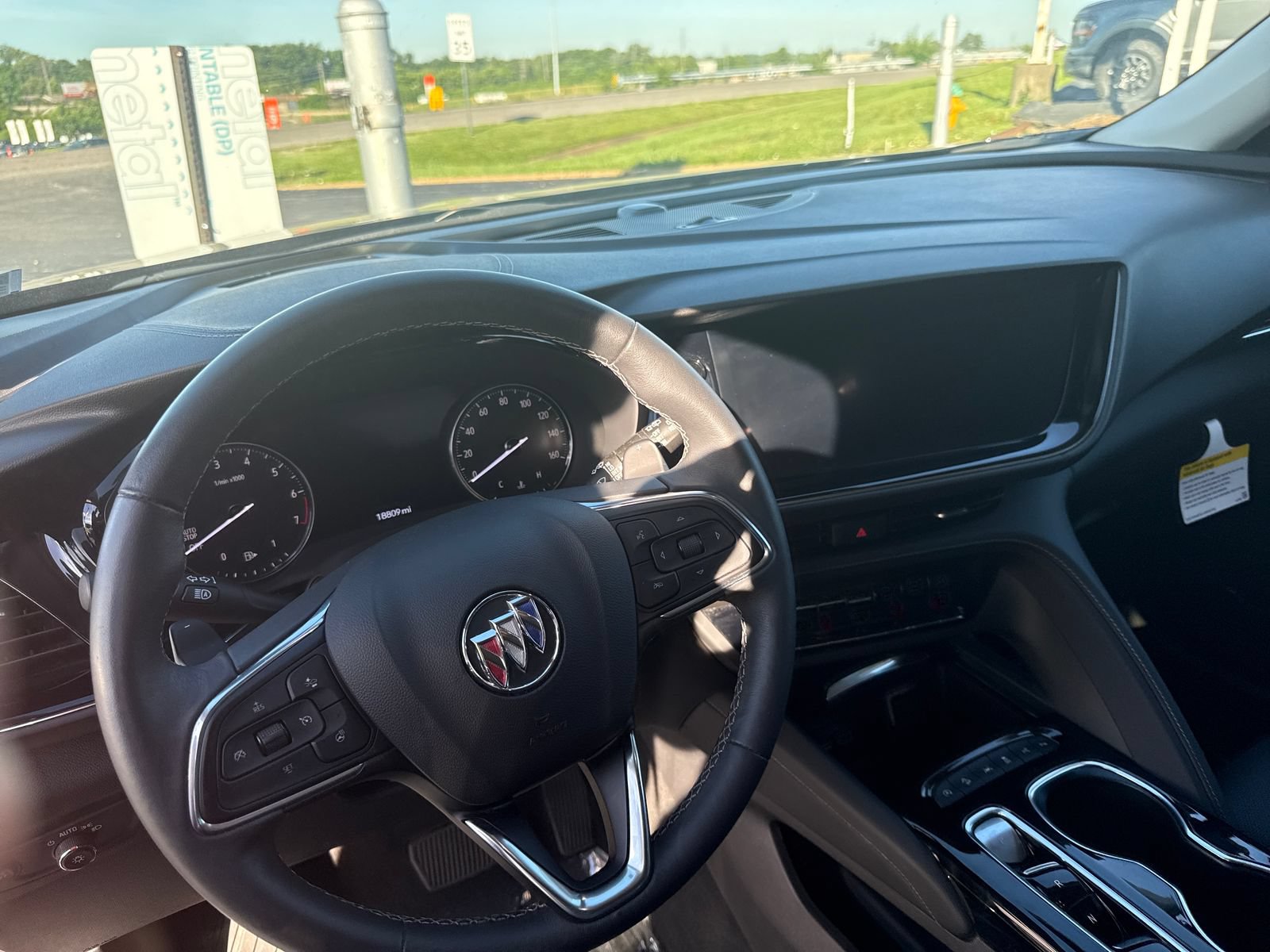 Used 2023 Buick Envision Avenir AWD/4WD image 10