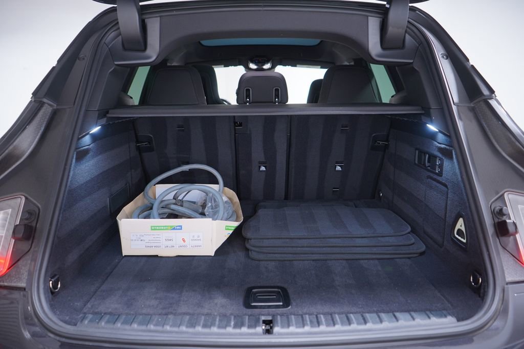 Used 2024 BMW iX xDrive50 image 21