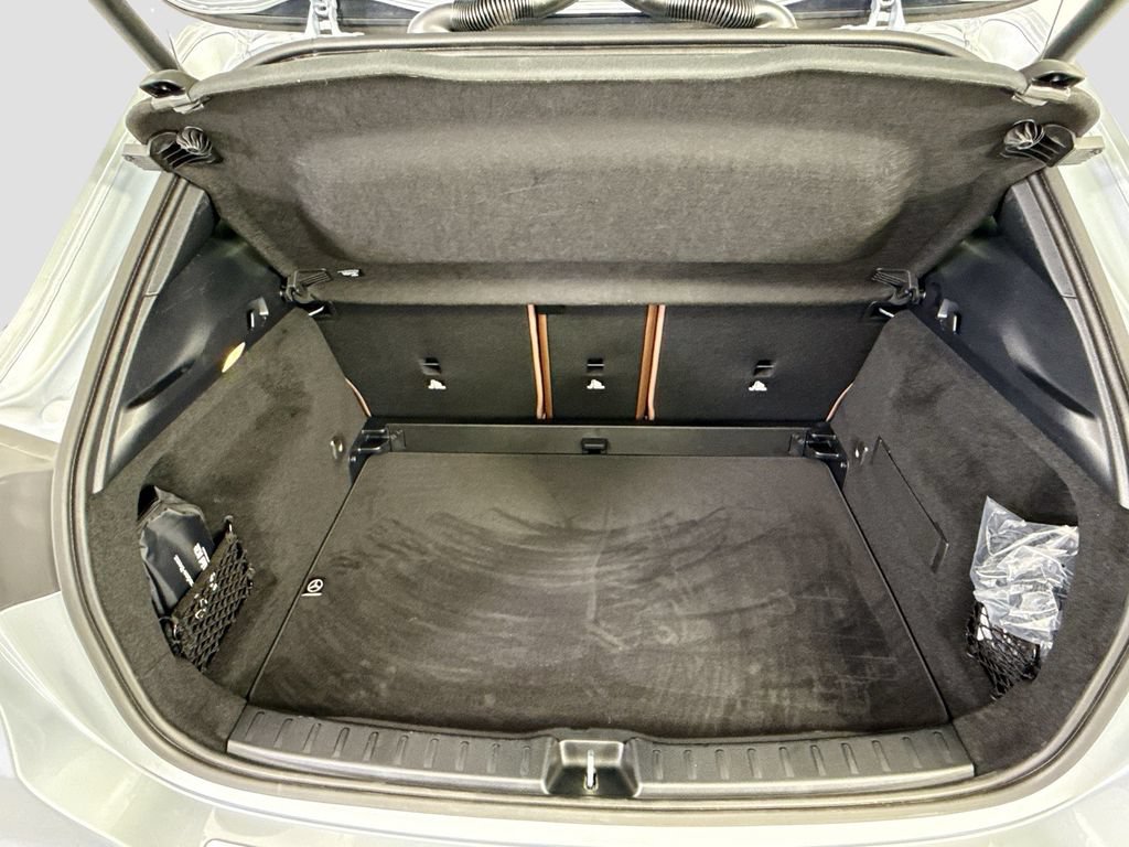Used 2025 Mercedes-Benz GLA 250 image 28